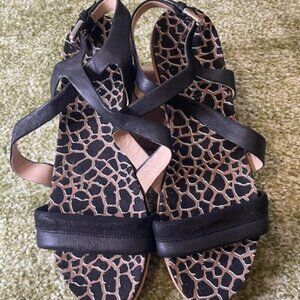 BRAND NEW - Geox Black sandals - Size 9.5